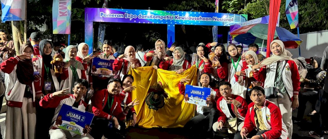 Mahasiswa Binaan Inkubator UMKM Makassar Gemilang di KMI Expo 2025