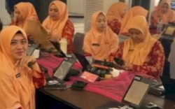 Mempercantik Bisnis, Diskop dan UKM Makassar Gelar Pelatihan Make Up untuk UMKM Pemula dan Anggota DWP 