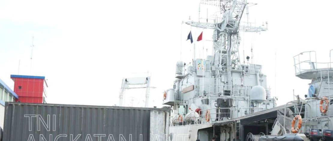 TNI AL mengerahkan empat Kapal Perang Republik Indonesia (KRI) untuk mempercepat distribusi bantuan ke wilayah bencana di Aceh, Sumatra Utara, dan Sumatra Barat.