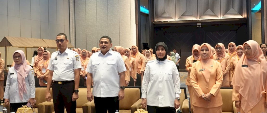 Wali Kota Makassar, Munafri Arifuddin, secara resmi membuka kegiatan Musyawarah Daerah Dharma Wanita Persatuan Kota Makassar yang digelar di Hotel Claro Makassar, Rabu, 3 Desember 2025.
