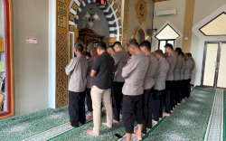 Sat Brimob Polda Sulsel Gelar Salat Gaib untuk Korban Bencana di Aceh, Sumbar, dan Sumut