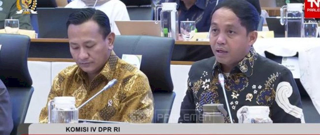 Menteri Kehutanan Raja Juli Antoni mengungkapkan adanya 12 perusahaan yang diduga kuat terlibat dalam rusaknya daerah tangkapan air hingga memicu banjir dan tanah longsor di Aceh, Sumatera Utara, dan Sumatera Barat., dalam rapat bersama Komisi IV DPR, Kamis (4/12/2025).