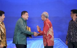 Munafri Arifuddin Sabet Penghargaan Tertinggi Top Digital Awards 2025