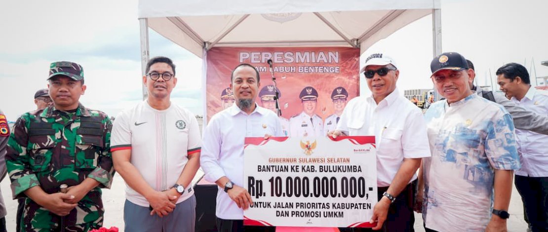 Gubernur Sulsel Serahkan Bantuan Keuangan Rp10 M Saat Resmikan Kolam Labu Bentenge Bulukumba