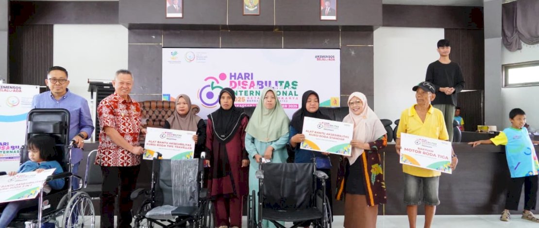 Penyandang Disabilitas di Makassar Kampanyekan Kesetaraan melalui Aksi Bagi Bunga dan Pameran Karya
