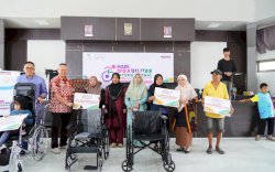 Penyandang Disabilitas di Makassar Kampanyekan Kesetaraan melalui Aksi Bagi Bunga dan Pameran Karya