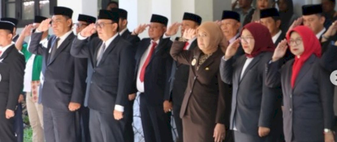  Kadis Kearsipan Makassar Fahyuddin Ikuti Upacara Peringatan Hari Sumpah Pemuda ke-97 di Balai Kota