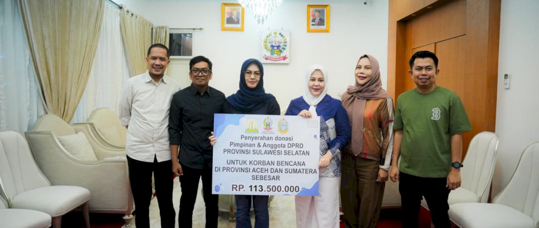 Wagub Fatmawati Rusdi menerima donasi kemanusiaan dari pimpinan dan anggota DPRD Sulsel sebesar Rp113.500.000, yang terkumpul dalam waktu kurang dari 24 jam, di Rumah Jabatan Wakil Gubernur, Jalan Yusuf Dg Ngawing, Makassar, Sabtu, 6 Desember 2025.
