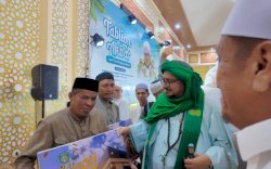 Konsisten Salat Berjamaah di Masjid, Lima ASN Kembali Terima Hadiah Umrah Gratis pada Tabligh Akbar Luwu Timur