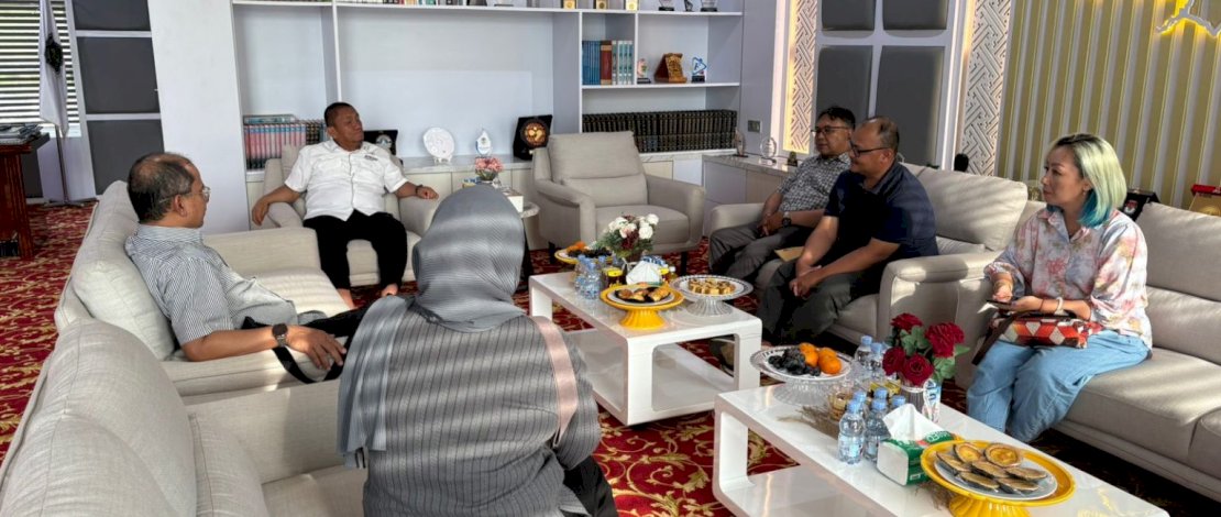 Bupati Irwan menerima jajaran NKE, kontraktor yang ditunjuk untuk proyek pembangunan bandara baru Luwu Timur, Sabtu, 29 November 2025.