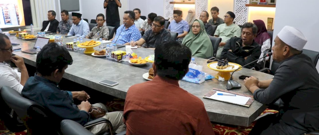 Bupati Irwan Bachri Syam, memimpin langsung ekspose pengembangan ayam petelur, Minggu, 16 November 2025.