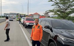 Gubernur Sulsel Andi Sudirman Sulaiman Turun Langsung Salurkan Bantuan untuk Korban Banjir di Aceh Tamiang
