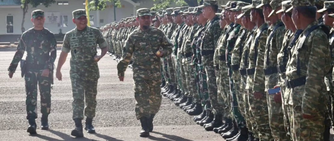 Gubernur Sulawesi Selatan, Andi Sudirman Sulaiman, memimpin Upacara Pembukaan Jambore Kepala Desa se-Sulawesi Selatan yang digelar di Markas Komando Rindam XIV Hasanuddin, Kabupaten Gowa, Jumat, 12 Desember 2025.