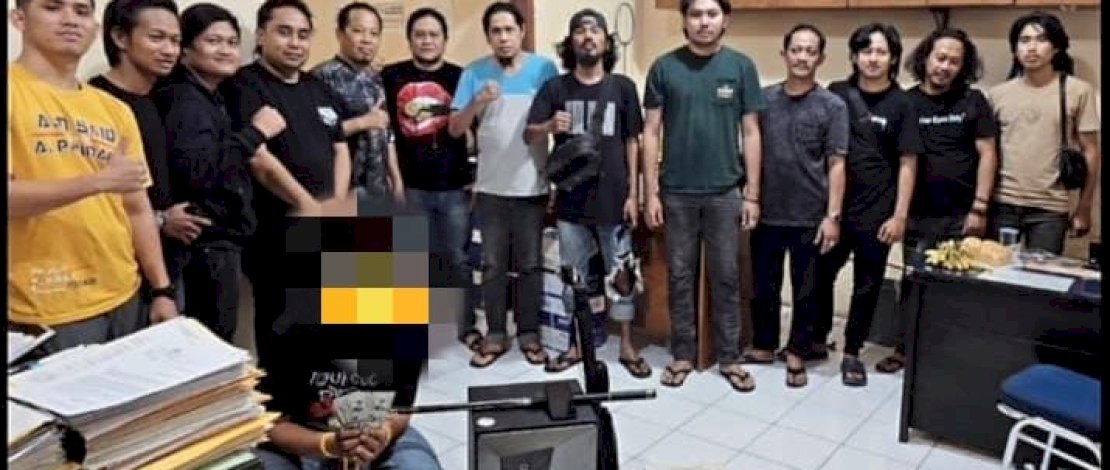 Unit Resmob Satuan Reskrim Polres Bone kembali menunjukkan kinerjanya dengan berhasil mengungkap kasus pencurian dengan pemberatan (curat) dengan nilai kerugian mencapai Rp720 juta.
