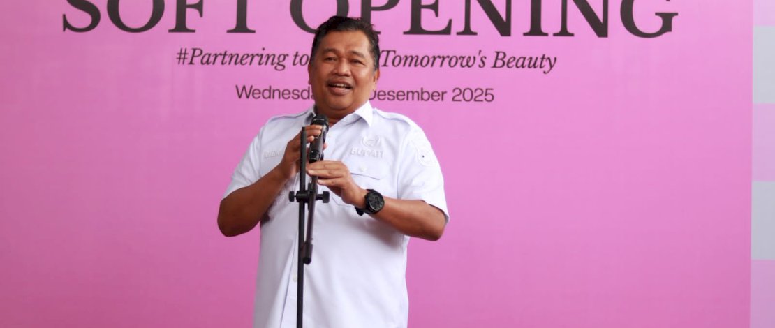 Bupati Takalar, Ir. H. Mohammad Firdaus Daeng Manye, MM, meresmikan pembukaan PT Mirea Industry Corp, sebuah pabrik kosmetik di Desa Towata, Kecamatan Polongbangkeng Utara, Rabu (10/12). 