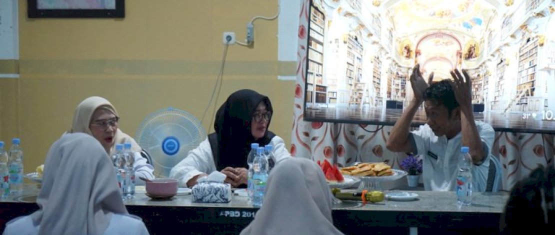 Puspawati Husler saat melakukan Monitoring dan Evaluasi Program Penanggulangan HIV/AIDS di Puskesmas Malili dan Puskesmas Lakawali, Rabu, 10 Desember 2025.