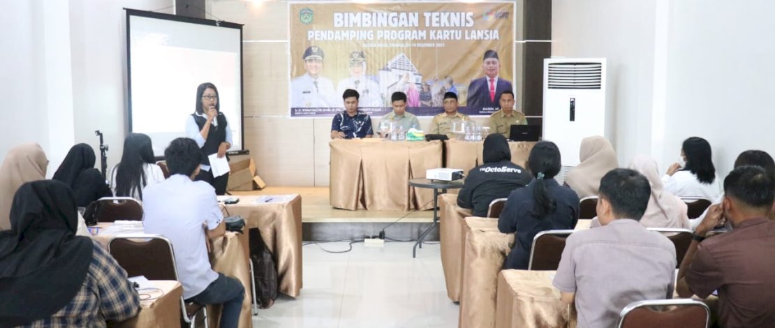 Dinas Sosial, Pemberdayaan Perempuan dan Perlindungan Anak Kabupaten Luwu Timur meningkatkan  kompetensi para pendamping lansia melalui Bimbingan Teknis Pendampingan Program Kartu Lansia.
