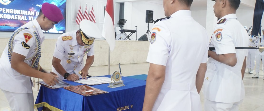 Dankodaeral VI Pimpin Sertijab dan Pengukuhan Pejabat Strategis TNI AL