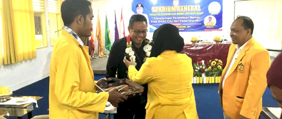 Lontara Plus hingga 7 Program Mulia Dipaparkan pada Kuliah Umum di Kampus UPRI Makassar