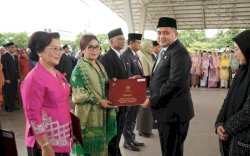Wali Kota Makassar Anugerahkan Satyalancana Karya Satya kepada 830 PNS