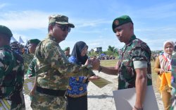 Hari Bela Negara, Bupati Luwu Utara Beri Penghargaan Pelatih Bimbel Jasmani Pencetak Prajurit TNI