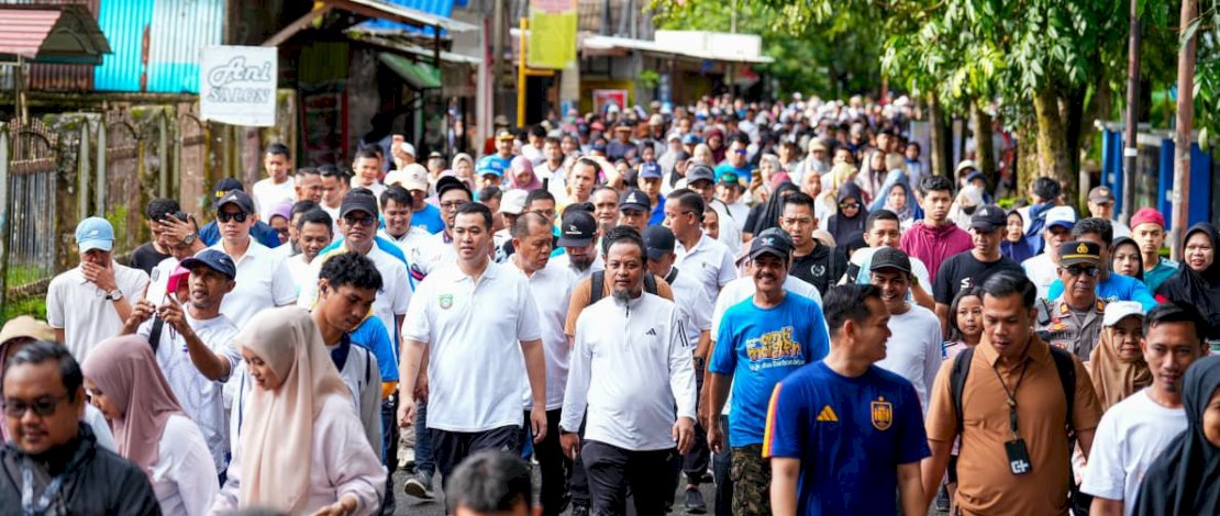 Gubernur Sulsel Lepas Ribuan Peserta Jalan Sehat Anti Mager di Pangkep