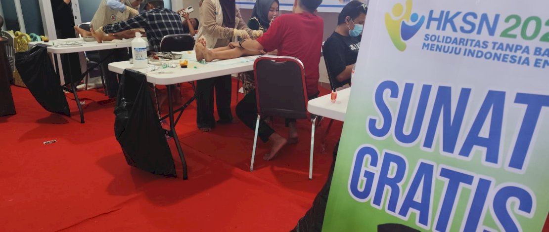 Kolaborasi Sosial di Penghujung Tahun, 50 Anak Ikuti Sunatan Massal Sentra Wirajaya Makassar