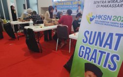 Kolaborasi Sosial di Penghujung Tahun, 50 Anak Ikuti Sunatan Massal Sentra Wirajaya Makassar