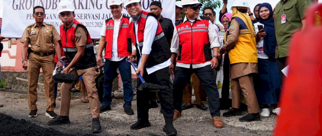 Gubernur Sulsel, Andi Sudirman Sulaiman, secara resmi melakukan groundbreaking atau peletakan batu pertama pekerjaan preservasi jalan Paket 3 di Kabupaten Sidenreng Rappang (Sidrap) yang masuk dalam skema Multi Years Contract (MYC), Selasa, 23 Desember 2025 lalu.