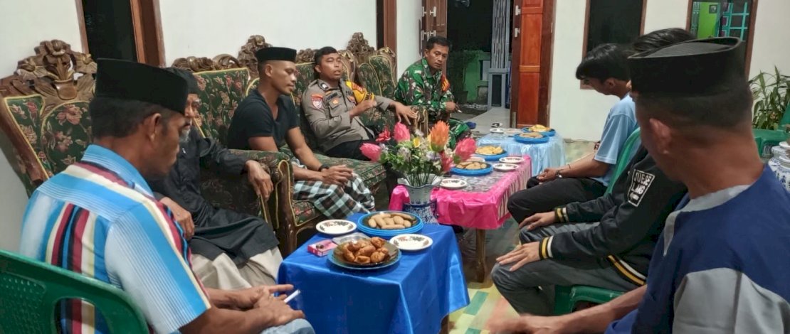 Penyelesaian kasus pencurian kelapa melalui mediasi yang berlangsung di rumah Kepala Dusun Tanah Beru, Desa Bontona Saluk, Kecamatan Bontomatene.