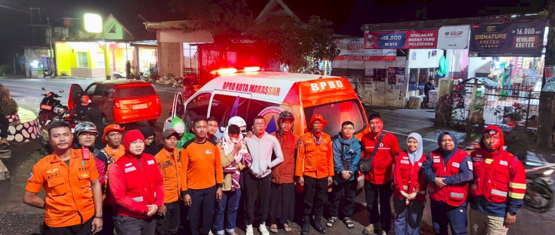 Badan Penanggulangan Bencana Daerah (BPBD) Kota Makassar bergerak cepat melakukan operasi penyelamatan terhadap 13 warga Kota Makassar yang terjebak di Kawasan Air Terjun Barayya, Sungai Jeneberang.
