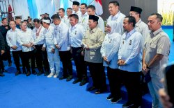 Sukses Tingkatkan Pertanian, Gubernur Sulsel Terima Satyalancana Wira Karya dari Presiden Prabowo