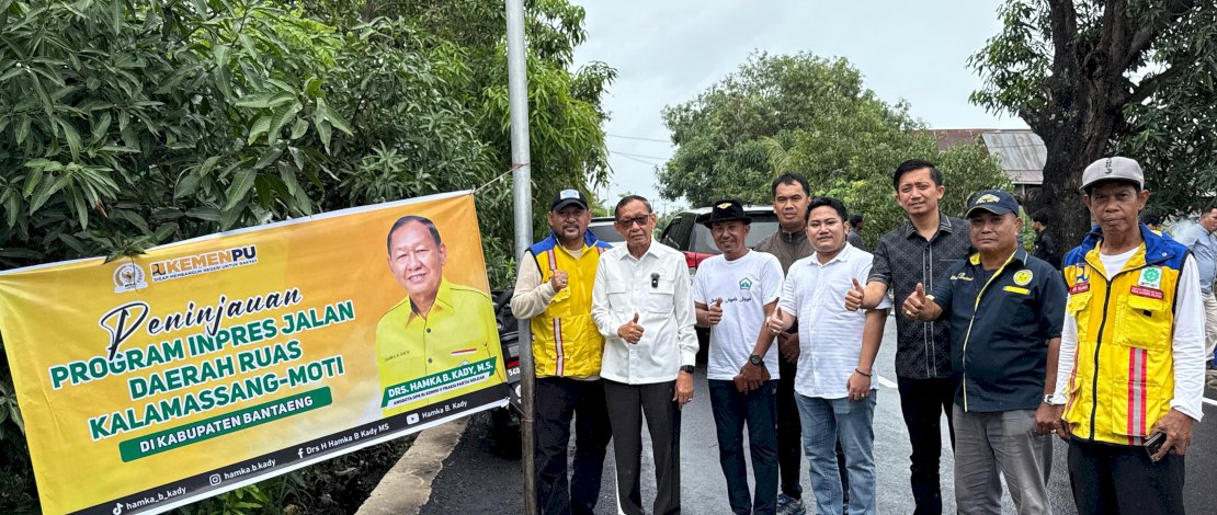 Anggota Komisi V DPR RI, Hamka B Kady, meninjau pelaksanaan Inpres Jalan Daerah (IJD) ruas Kalamassang - Moti, Kecamatan Pa'jukukang, Kabupaten Bantaeng, Sulawesi Selatan, Sabtu, 10 Januari 2026.