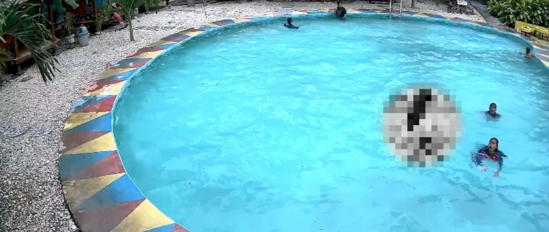 Rekaman CCTV memperlihatkan detik-detik bocah perempuan tenggelam di wahana wisata Halona Waterboom, Sabtu, 10 Januari 2026.