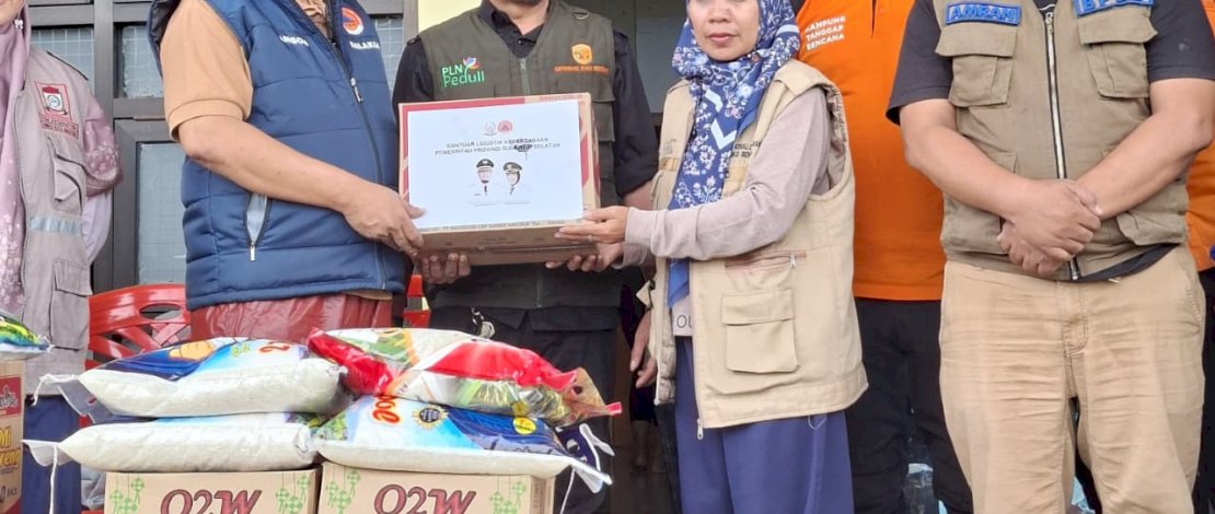 BPBD Sulsel menyalurkan bantuan logistik kepada warga terdampak banjir di Kota Makassar, Minggu, 11 Januari 2026.