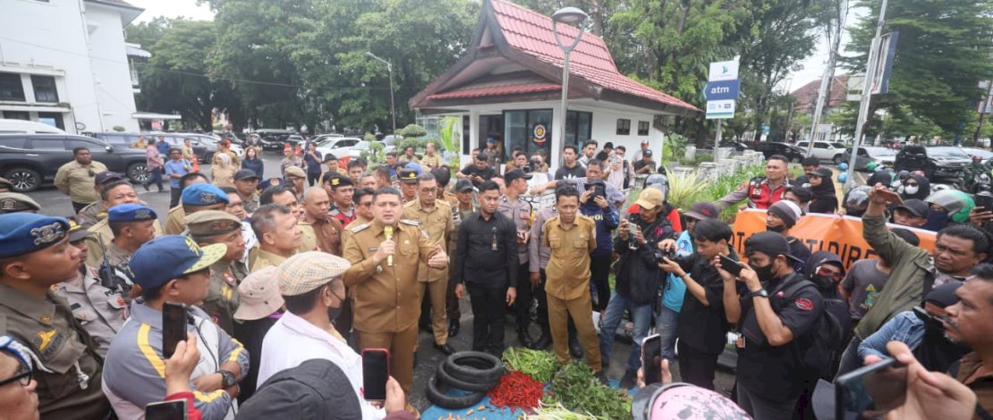 Munafri ke Pedagang Pasar Pabaeng-baeng: Tidak Digusur, Tapi Ditertibkan Demi Keselamatan Bersama