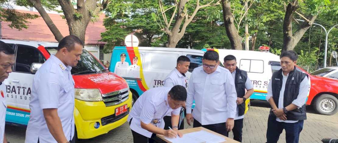 Wali Kota Makassar Resmikan Mobil TRC Saribattang Dinsos di Pantai Losari