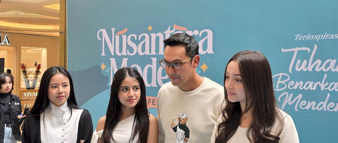 Dibintangi Revalina S. Temat, Gunawan Sudrajat, Megan Domani, dan Annisa Kaila, film ini mengisahkan tokoh Sarah, seorang ibu yang harus membesarkan anak remajanya seorang diri setelah diceraikan suaminya.