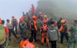 Menhub dan Kabasarnas Tinjau Posko Evakuasi Pesawat ATR 42-500 di Pangkep