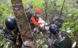 Evakuasi Korban Pertama dari Kedalaman Jurang, Tim SAR Bertahan 30 Jam Bersama Jenazah di Medan Ekstrem