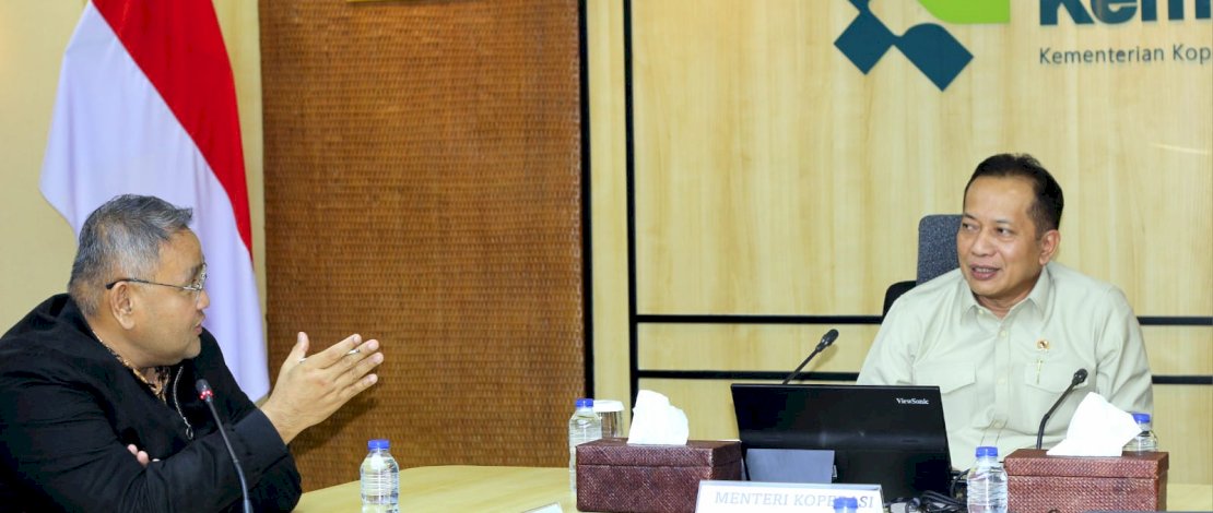 Menteri Koperasi Ferry Juliantono ketika menerima kunjungan organisasi perusahaan Jaringan Media Siber Indonesia (JMSI) di Kantor Kementerian Koperasi, Jalan HR. Rasuna Sadi, Jakarta Selatan, Rabu, 21 Januari 2026. 
