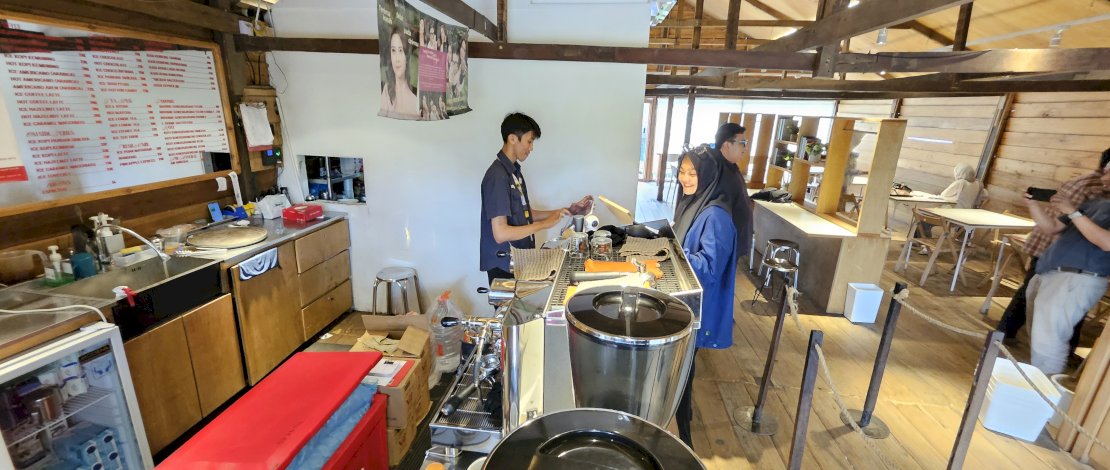 Dari Roti ke Ruang: TaoBun Merajut Cerita Hangat di Tengah Dinamika Kafe Makassar
