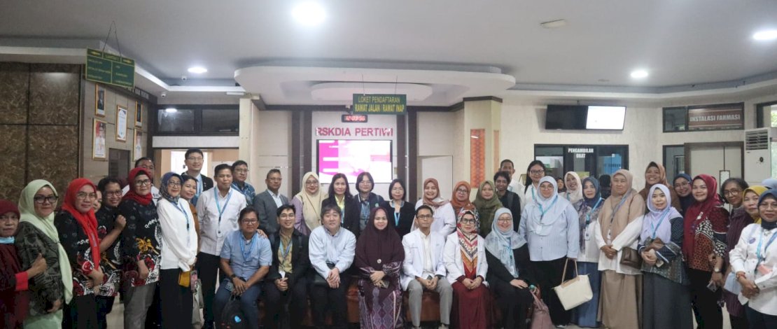 Sejumlah delegasi internasional dari World Health Organization (WHO) melakukan kunjungan lapangan ke Rumah Sakit Khusus Daerah Ibu dan Anak (RSKD IA) Pertiwi Makassar, Jalan Jenderal Sudirman, Kamis, 22 Januari 2026.