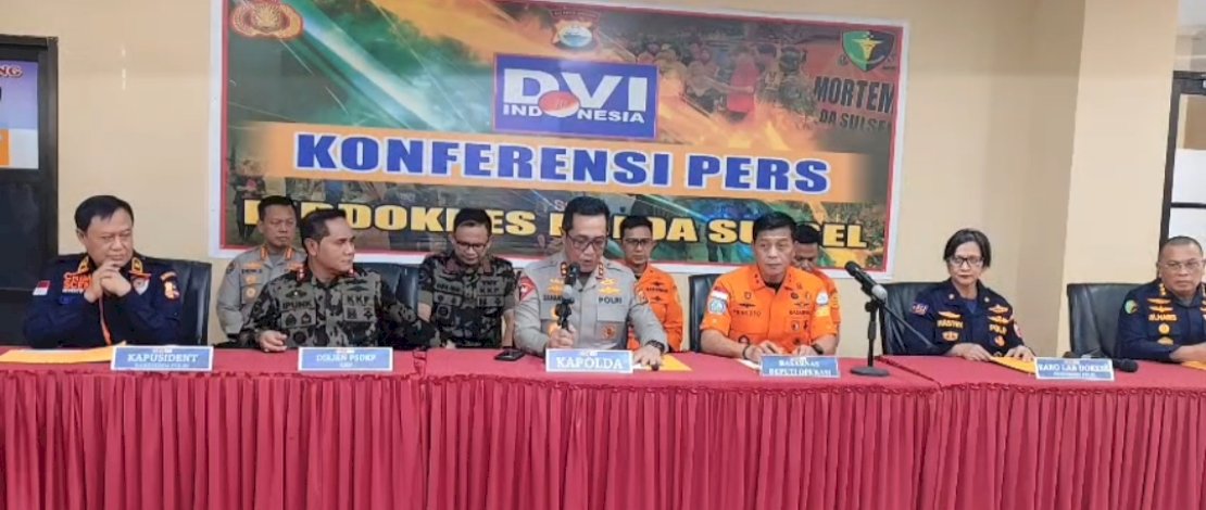 Tim Disaster Victim Identification (DVI) Biddokes Polda Sulsel kembali mengungkap identitas tujuh kantong jenazah kecelakaan pesawat Indonesia Air Transport ATR 42-500 yang diserahkan oleh Basarnas.