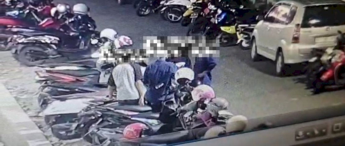 Bukti rekaman CCTV yang memperlihatkan empat remaja terlibat pencurian barang milik pengunjung CFN.
