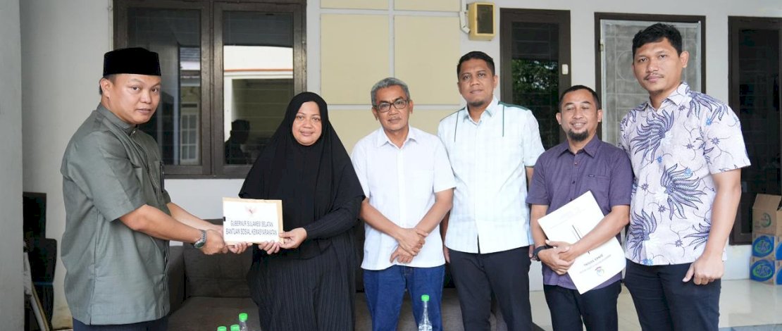 Pemerintah Provinsi Sulsel memberikan santunan kepada keluarga korban kecelakaan pesawat ATR 42-500 yang terjadi di Kawasan Gunung Bulusaraung, Kabupaten Pangkep.