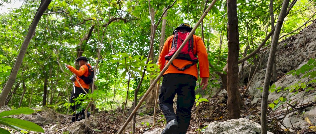 Basarnas Kelas A Makassar kembali melanjutkan operasi pencarian hari kedua terhadap seorang warga lanjut usia yang dilaporkan tersesat di kawasan hutan Kebun Alasa, Desa Tanete, Kecamatan Bontomatene, Kabupaten Kepulauan Selayar.
