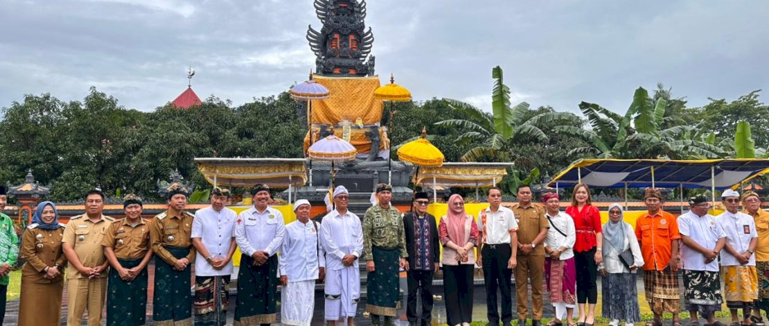 Pura Agung Cakra Bhuwana Brigif Para Raider 3/3 Kostrad Kariango diresmikan sebagai rumah ibadah umat Hindu.