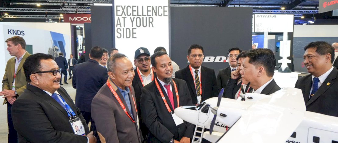 Gubernur Sulsel Andi Sudirman Sulaiman memenuhi undangan dalam rangka inisiasi kerja sama dengan PT Dirgantara Indonesia (PTDI) pada ajang Airshow 2026 di Singapura, Selasa, 3 Februari 2026.