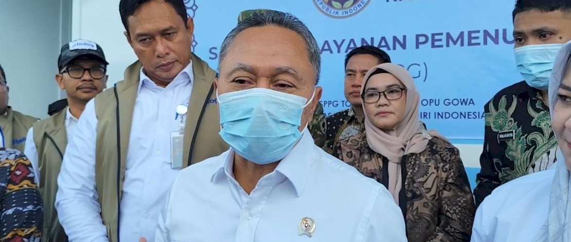 Menteri Koordinator Bidang Pangan Zulkifli Hasan meninjau standar dan proses penyediaan Makanan Bergizi Gratis (MBG) di Satuan Pelayanan Pemenuhan Gizi (SPPG) Somba Opu, Kabupaten Gowa, Jumat, 6 Februari 2026. 